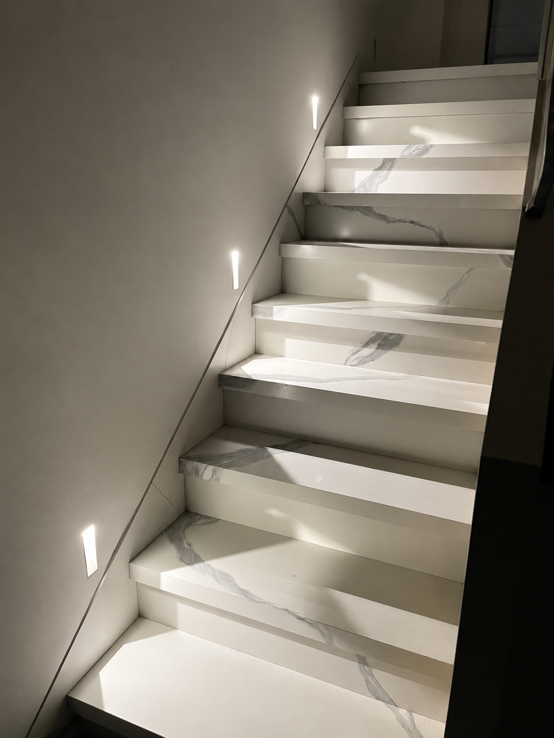Nordic Frameless Stairs LED Sensor Wall Light real product photo 4