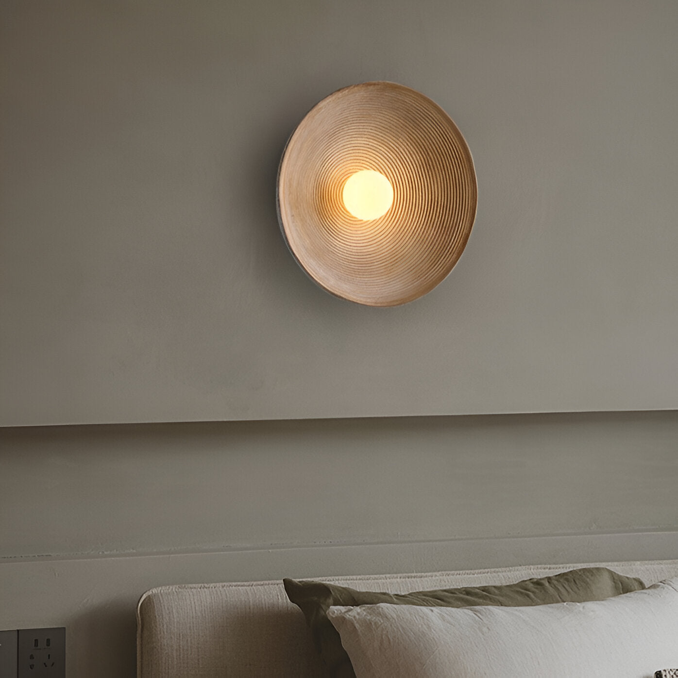 Retro Ceramic Style Resin Round Japandi LED Wall Light